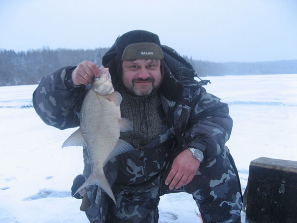 Рыбалка на леща зимой на течении