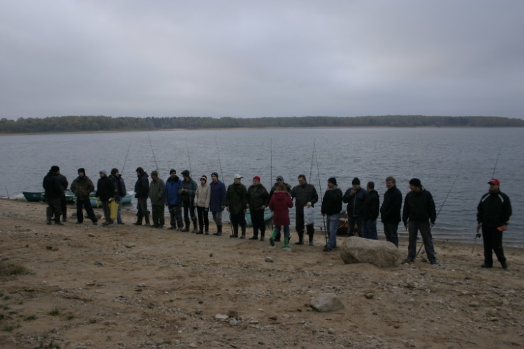 Рыбалка на можайском водохранилище сегодня. Можайское водохранилище рыбалка. Можайское водохранилище Блазново. Троица Можайское водохранилище рыбалка. Можайское водохранилище зимняя рыбалка.