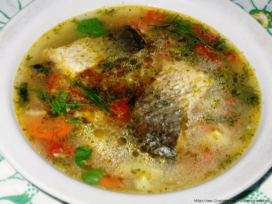 Вкусный суп из минтая. Суп с минтаем. Суп из минтая с рисом. Суп с рыбой и рисом. Суп рыбный минтай с рисом.